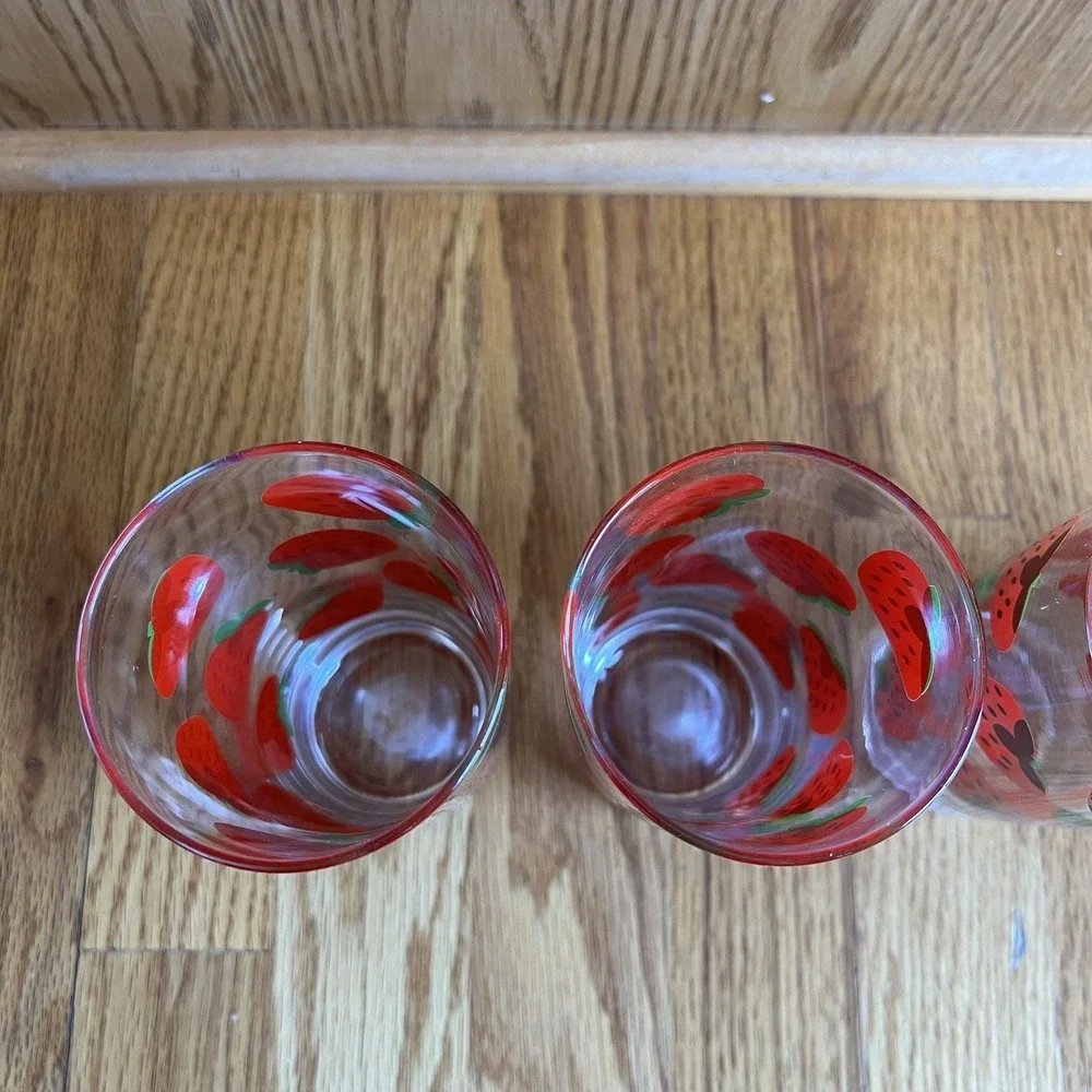 Vintage Colony‎ MCM Strawberry Print Drinking Glass Set of 4 Retro Fruit Tumbler